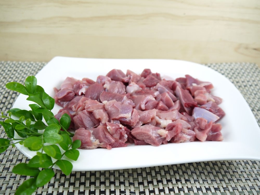 野飼崎雞-產銷履歷腿肉丁 300g (1盒/入)