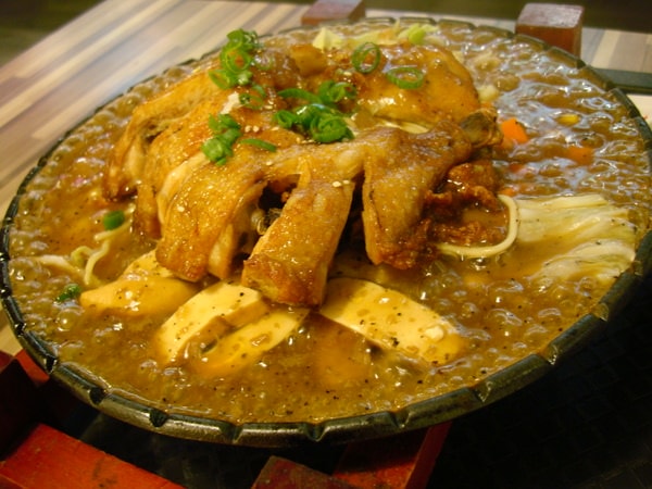 雞腿排骨飯