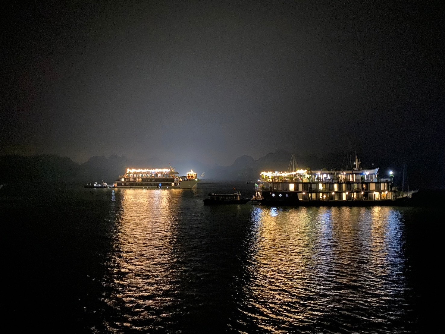 越南旅遊【下龍灣 遊艇兩天一夜體驗心得】好吃好玩豐富的行程,唯一缺點就是與世隔絕! - 第20張圖