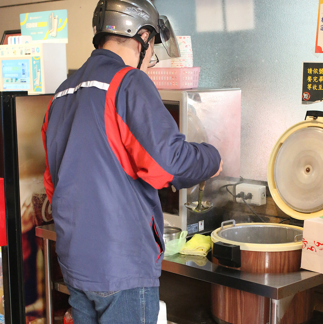 新北中和平價烤肉飯推薦【炬日式烤肉飯】月底救星 高CP值商業午餐便當